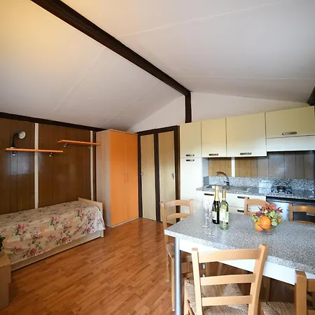 Holiday home Mobile In Ferienresidenz Mit Pool, Cleaning Included Villanova d'Albenga
